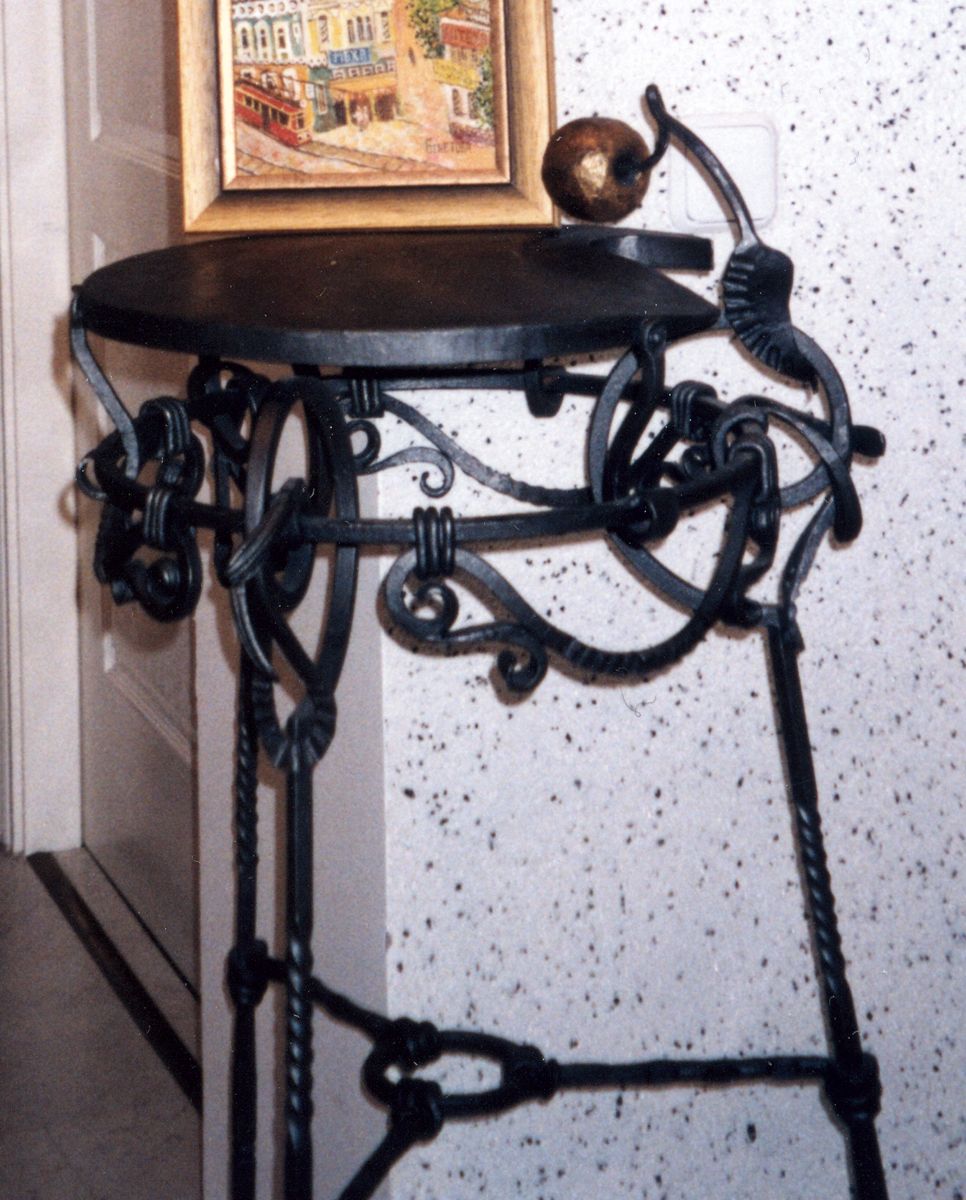 Калейдоскоп-Кований столик